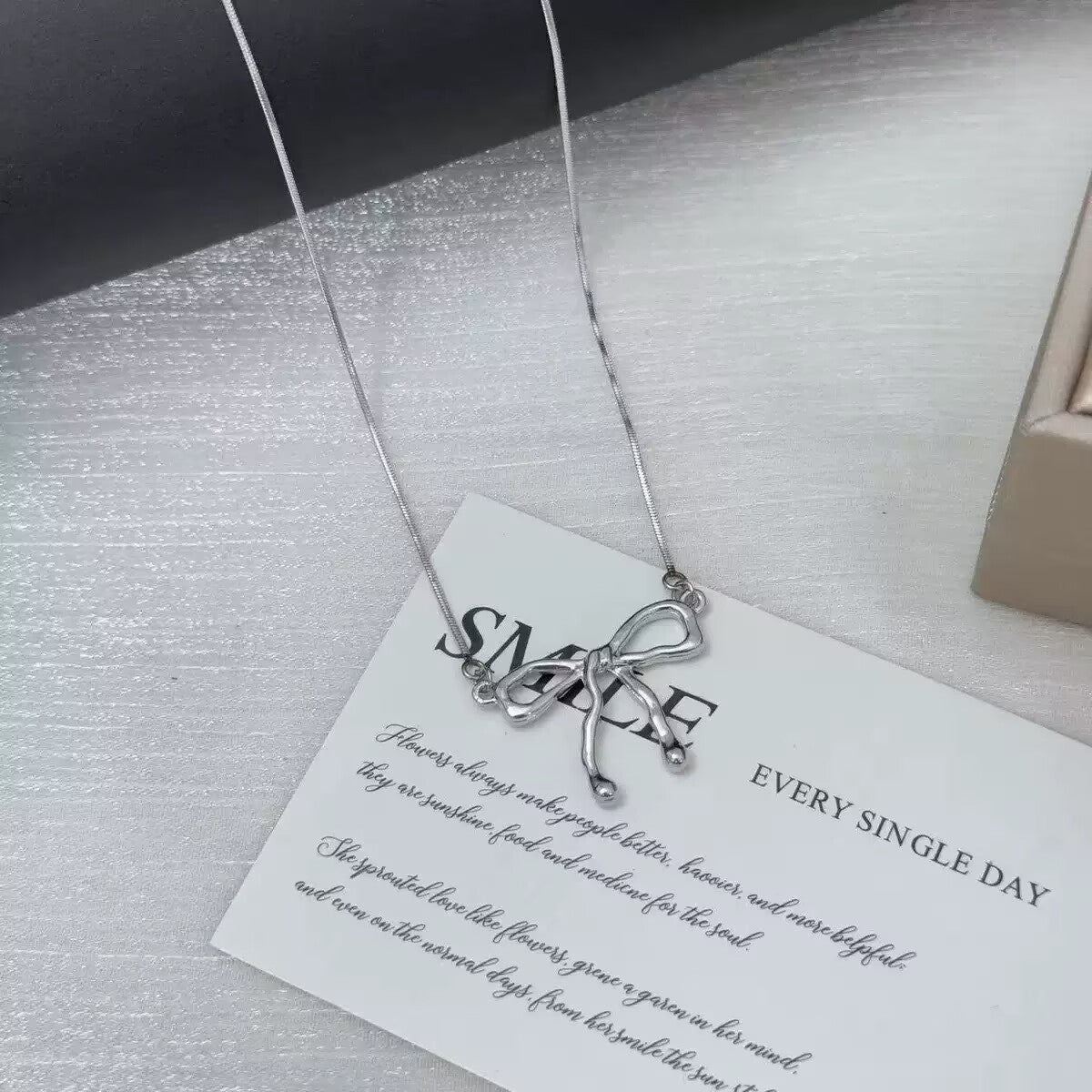 Ladies Necklace Elegant Bow